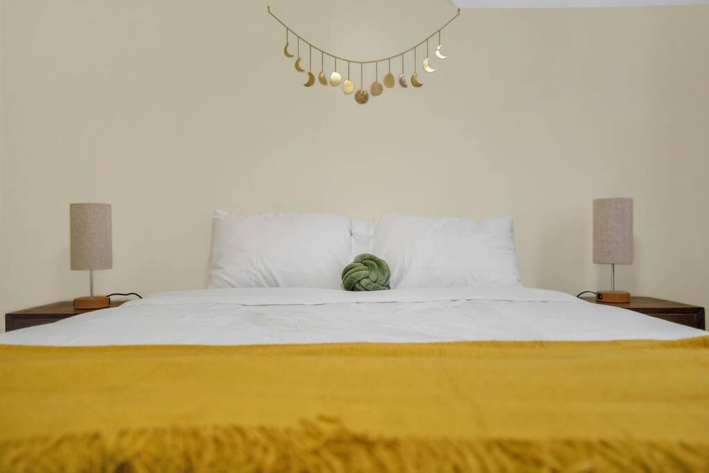 Golden Gem In Heart Of East Rock Quiet 3Br Near Dt And Yale Apartman New Haven Kültér fotó